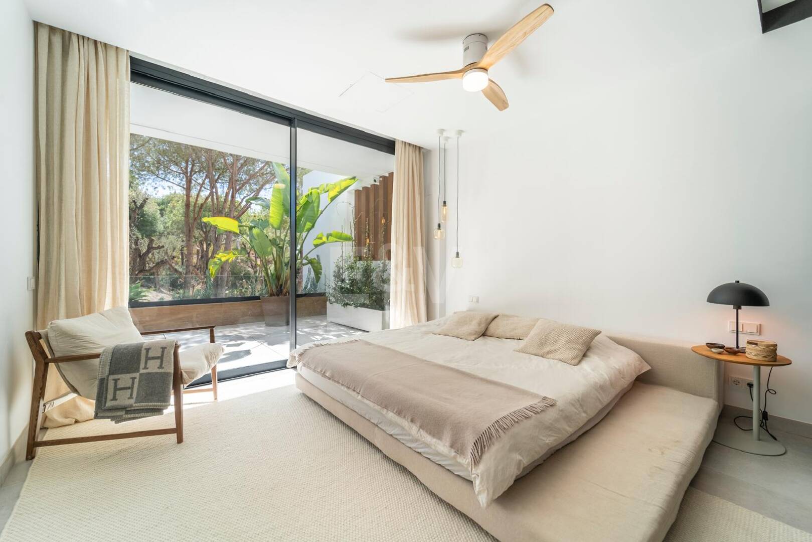 Penthouse with Roof Terrace, Private Pool and Stunning View