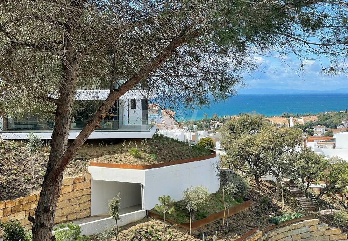 Penthouse with Roof Terrace, Private Pool and Stunning View