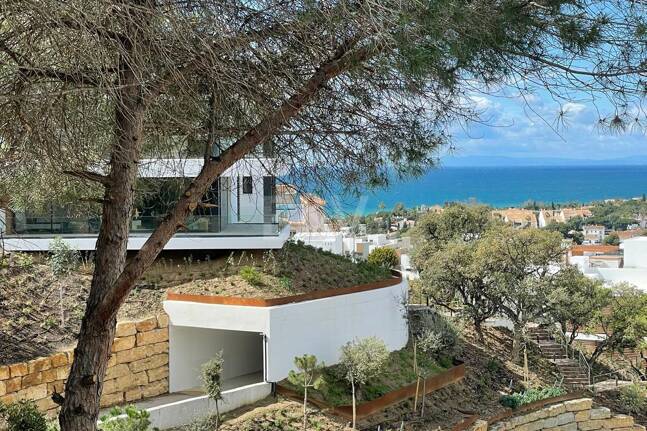 Penthouse with Roof Terrace, Private Pool and Stunning View