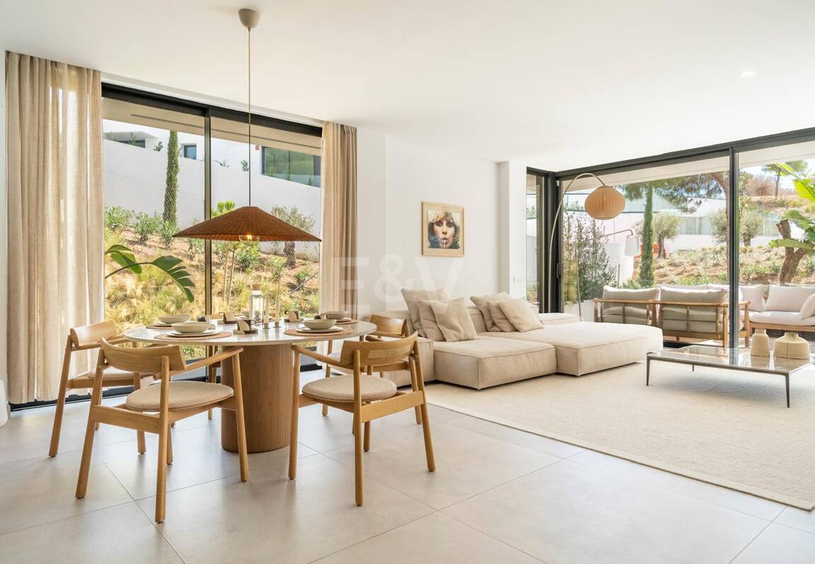 Penthouse with Roof Terrace, Private Pool and Stunning View