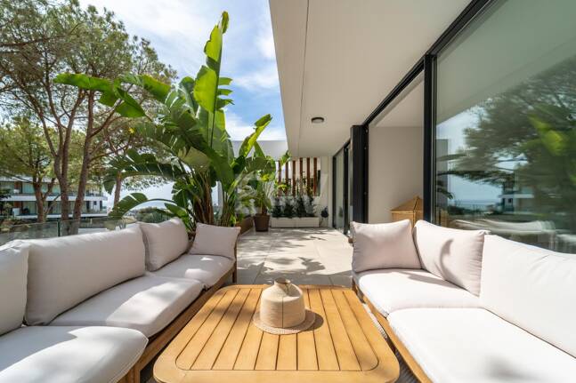 Penthouse with Roof Terrace, Private Pool and Stunning View