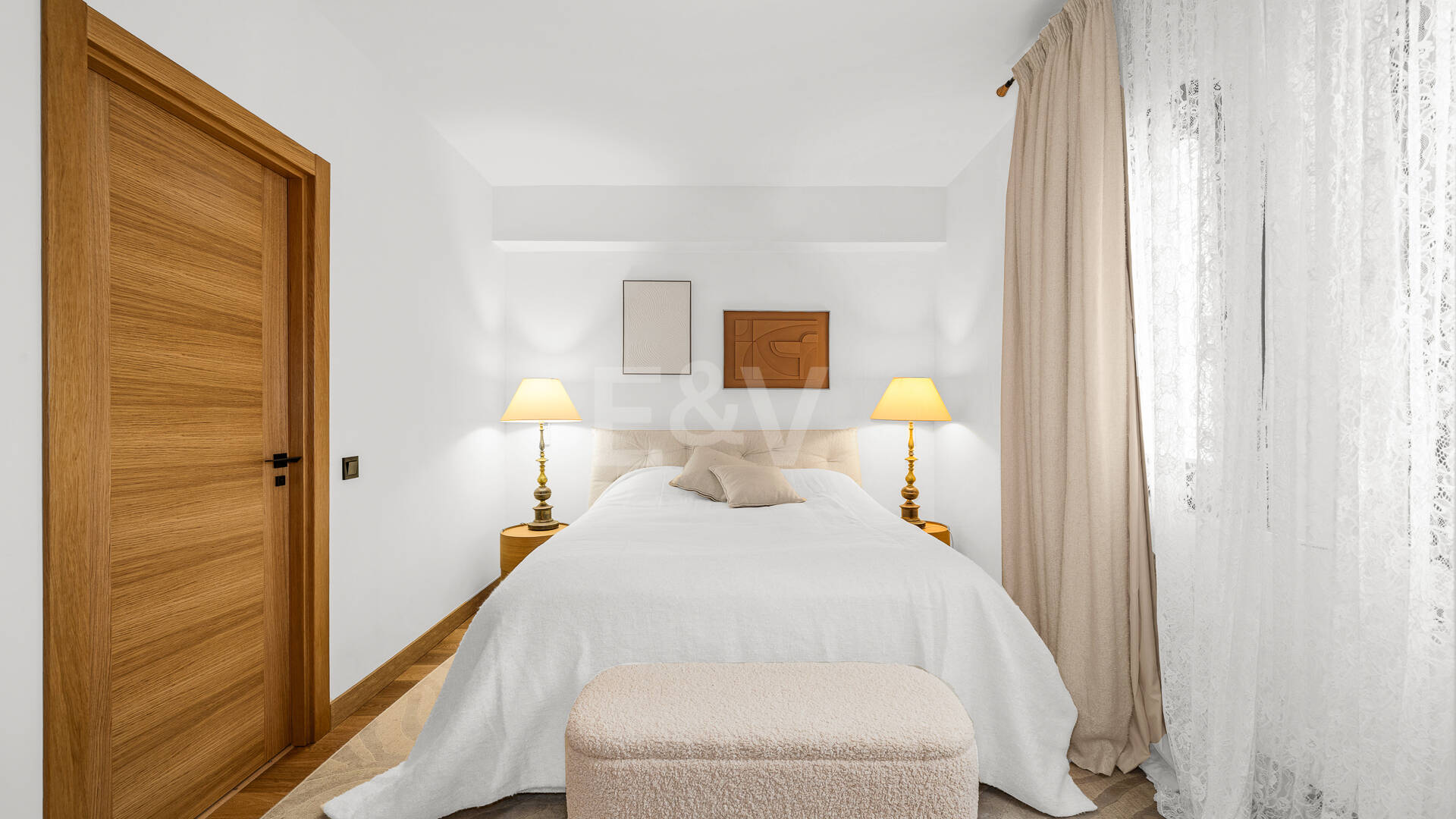 Apartamento de estilo moderno en urbanización frente a la playa en Puerto Banús