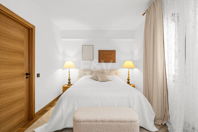 Moderner Stil an erstklassiger Adresse am Meer