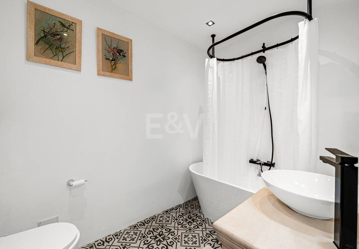 Moderner Stil an erstklassiger Adresse am Meer