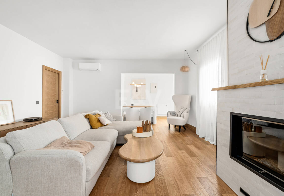 Moderner Stil an erstklassiger Adresse am Meer