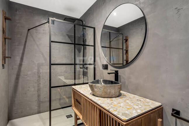 Moderner Stil an erstklassiger Adresse am Meer