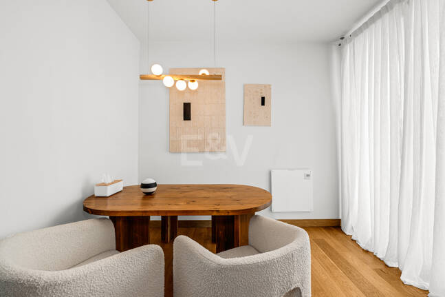 Moderner Stil an erstklassiger Adresse am Meer