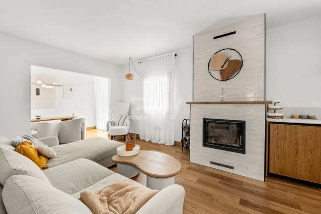 Moderner Stil an erstklassiger Adresse am Meer