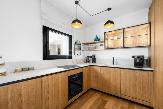 Moderner Stil an erstklassiger Adresse am Meer