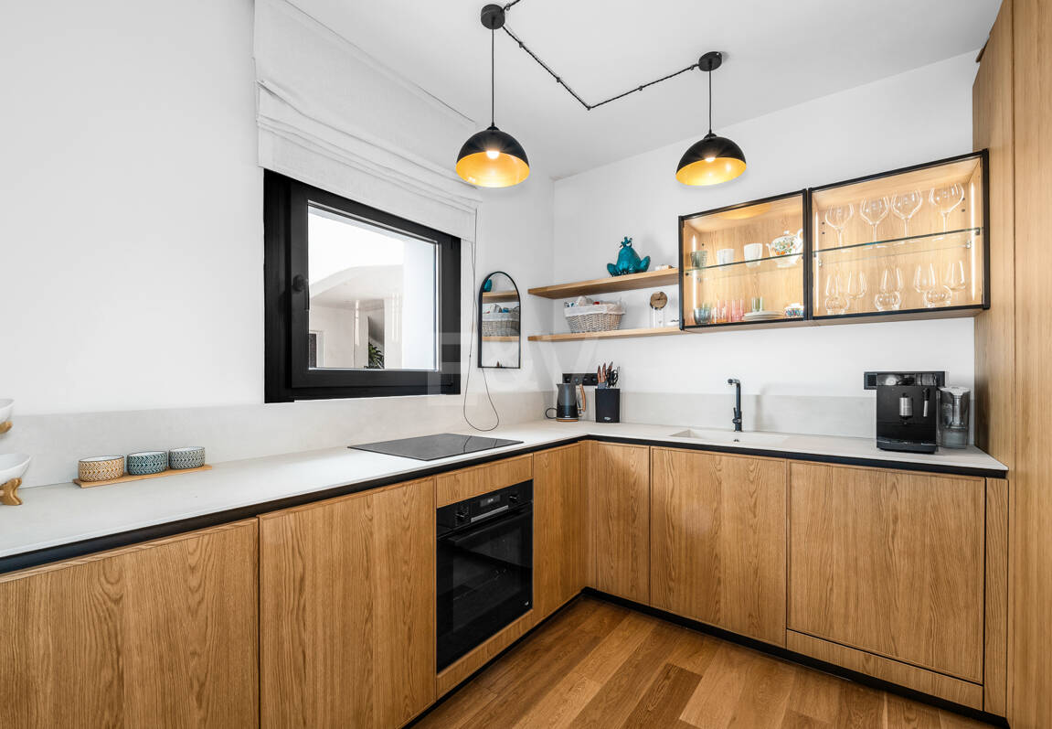 Moderner Stil an erstklassiger Adresse am Meer