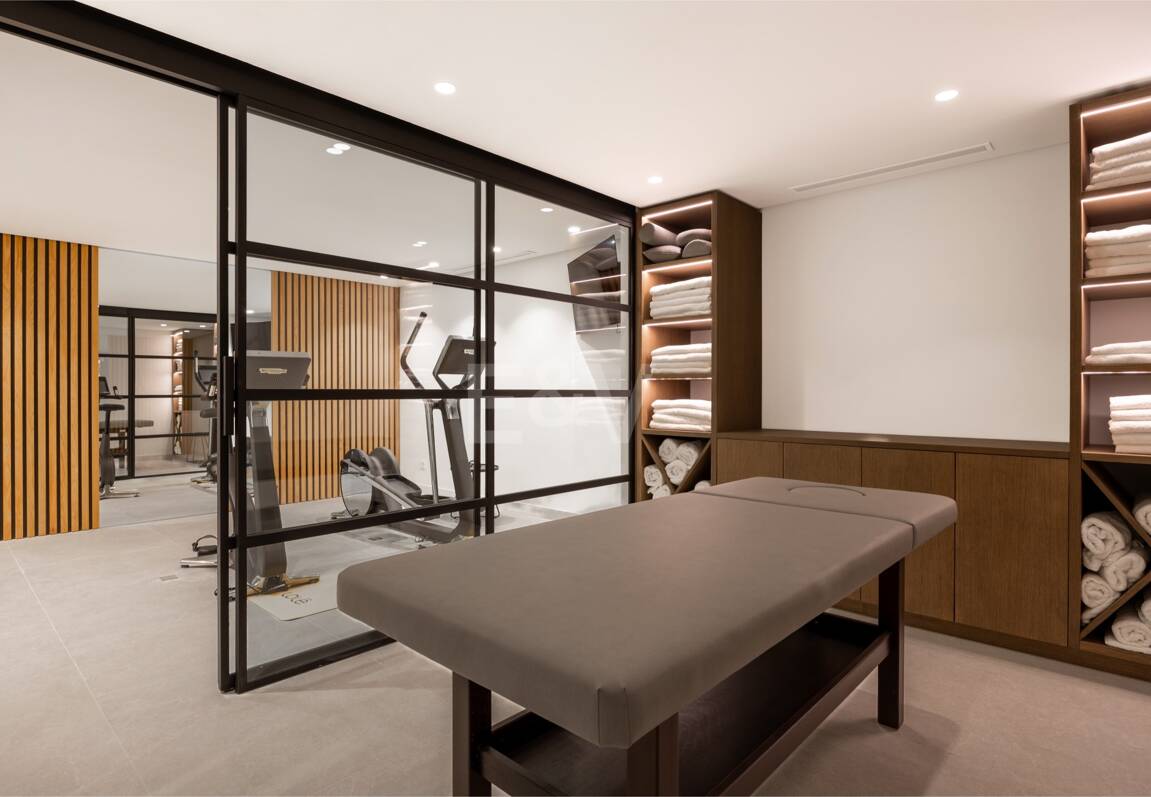 Impresionante villa andaluza con espectaculares vistas al mar en exclusiva comunidad cerrada