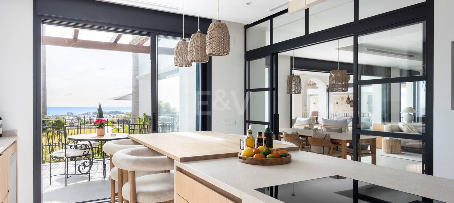 Stunning Andalusian Villa with Spectacular Sea Views in Exclusive Gated Community