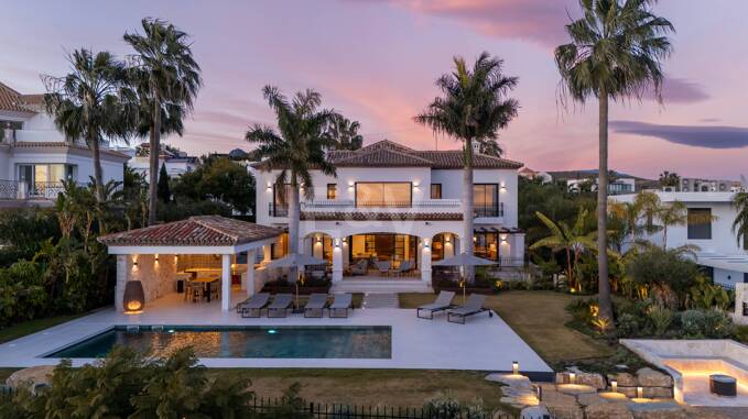 Stunning Andalusian Villa with Spectacular Sea Views in Exclusive Gated Community