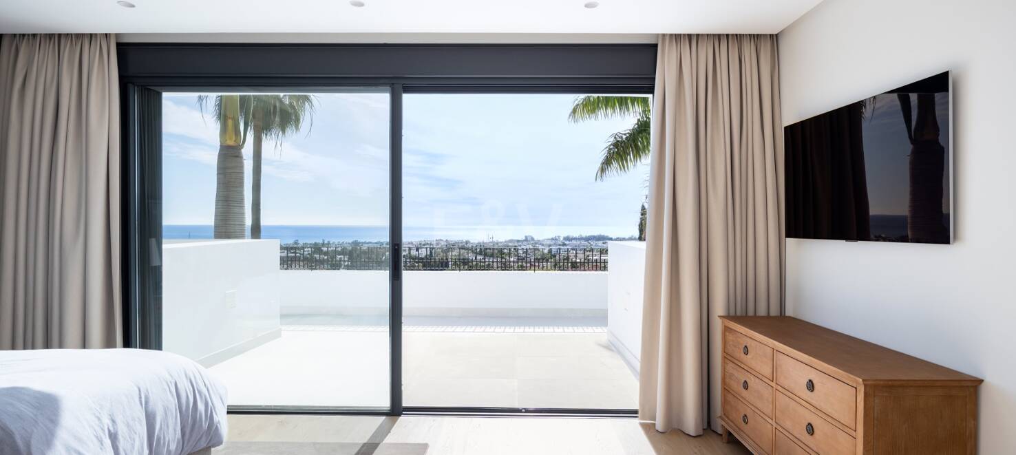 Stunning Andalusian Villa with Spectacular Sea Views in Exclusive Gated Community