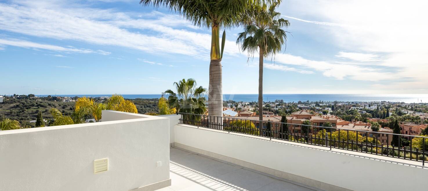 Stunning Andalusian Villa with Spectacular Sea Views in Exclusive Gated Community
