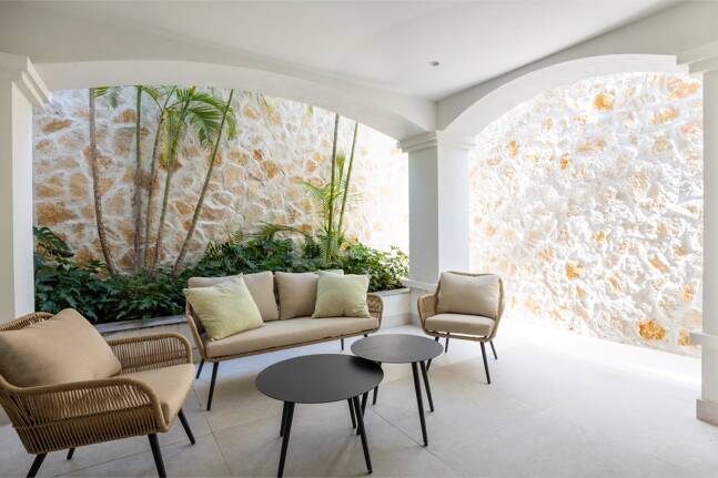 Impresionante villa andaluza con espectaculares vistas al mar en exclusiva comunidad cerrada