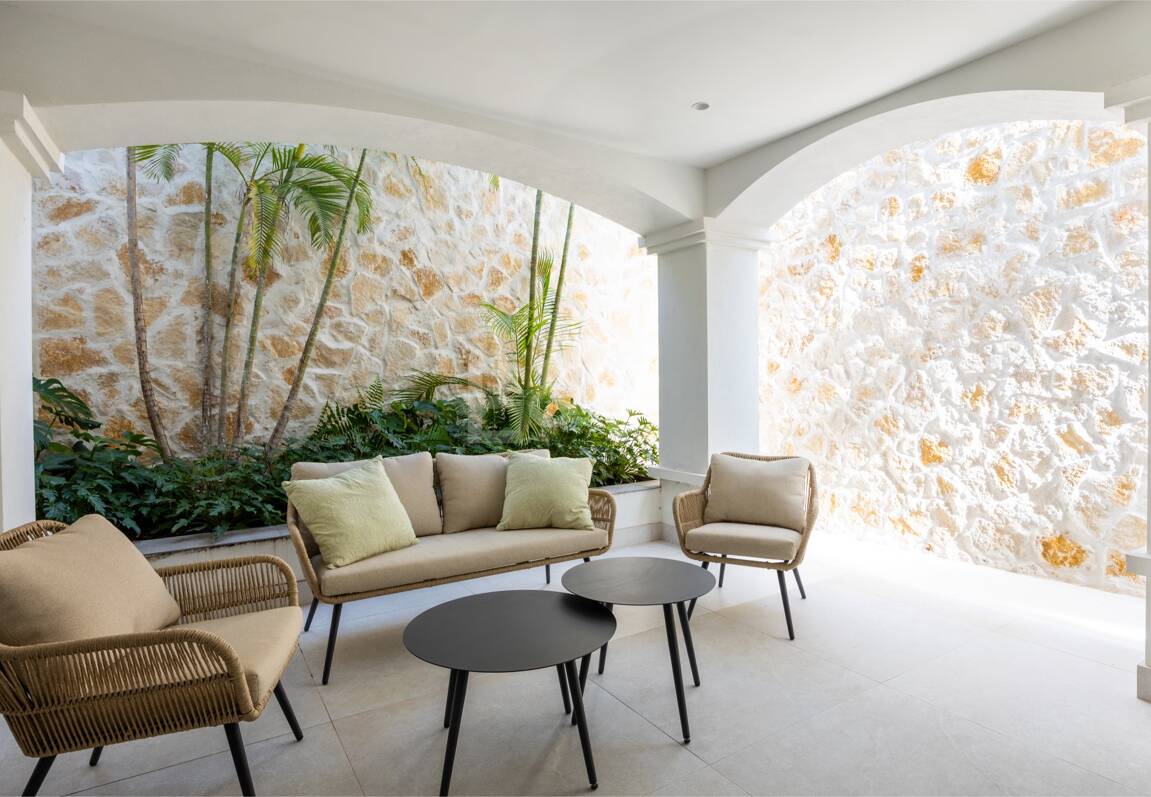 Impresionante villa andaluza con espectaculares vistas al mar en exclusiva comunidad cerrada