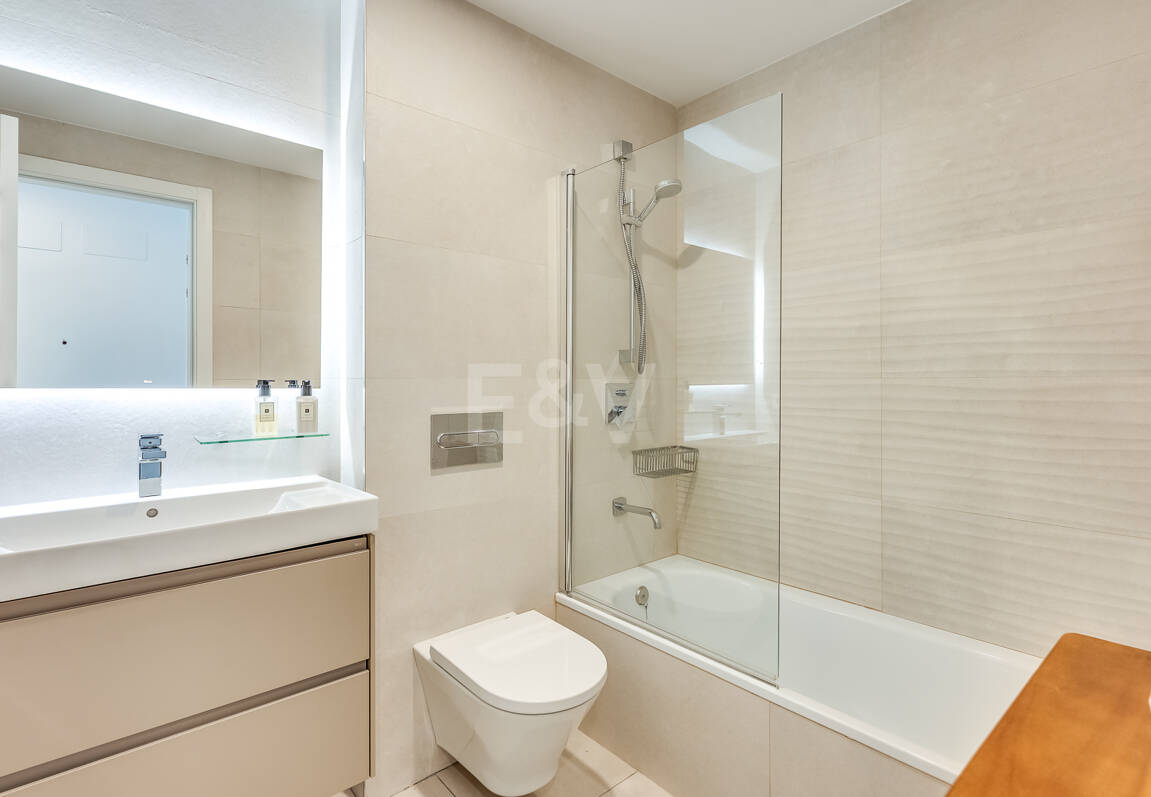 Live the Mediterranean: apartment with private garden steps from the sea