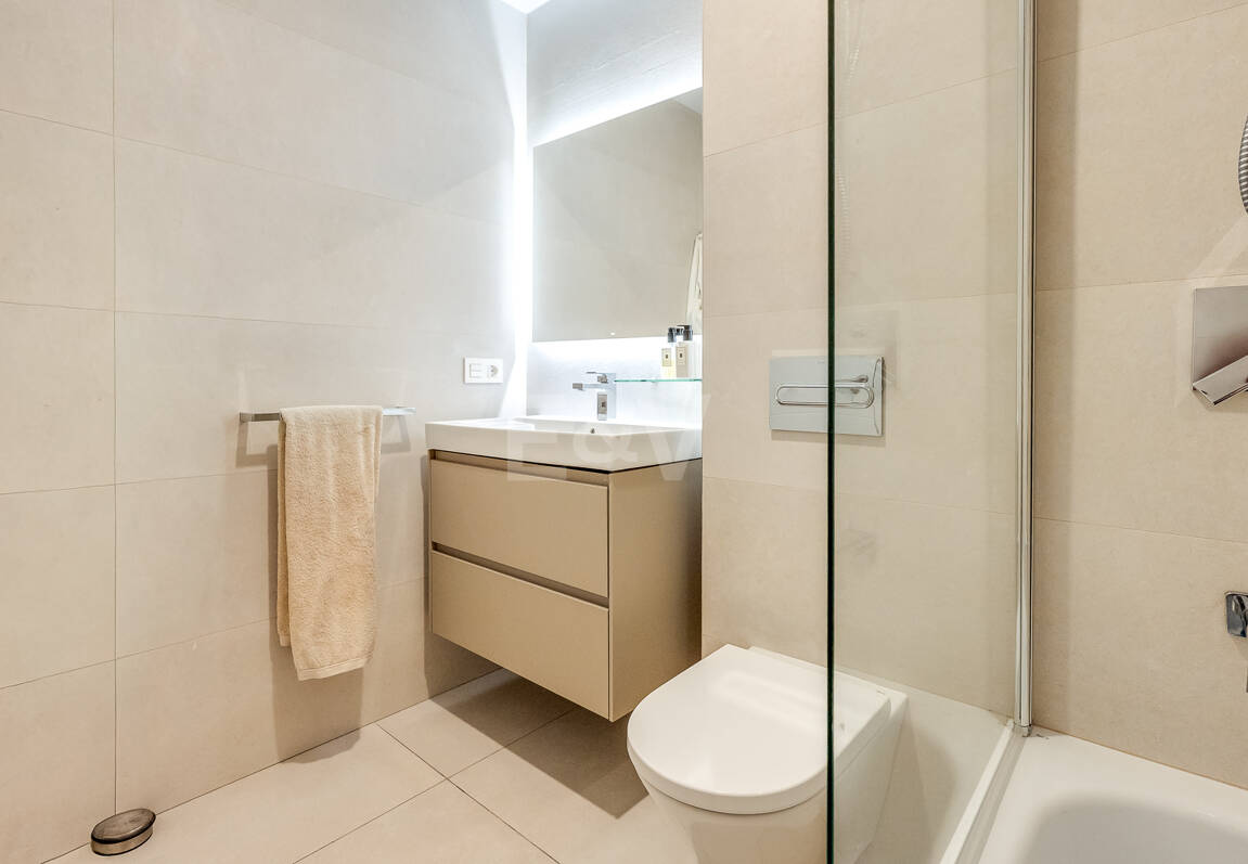 Live the Mediterranean: apartment with private garden steps from the sea