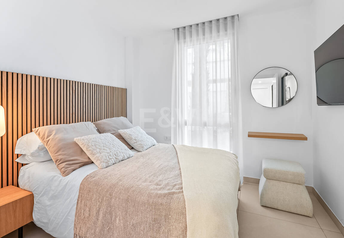 Live the Mediterranean: apartment with private garden steps from the sea