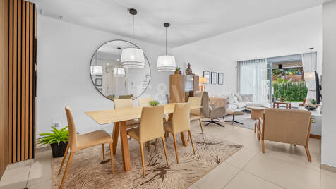 Vive el Mediterráneo: apartamento con jardín privado a pasos del mar