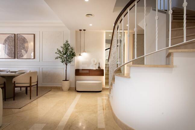 Wunderschönes Penthouse-Duplex mit Panoramablick auf Golfplatz und Meer