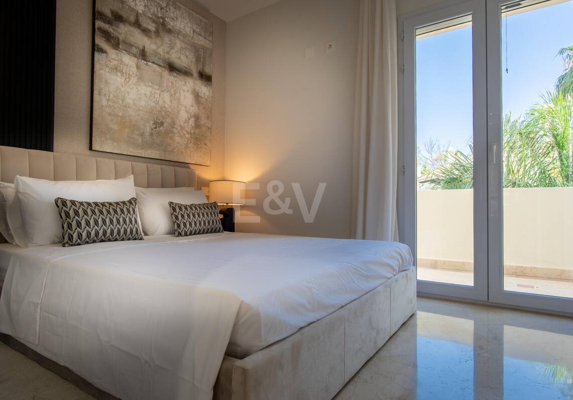Beau Penthouse Duplex avec Panoramic Golf et vue sur la mer