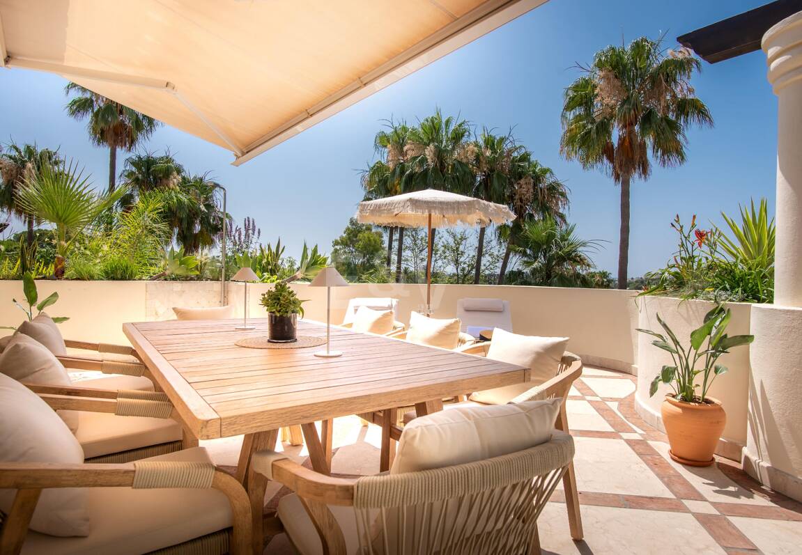 Wunderschönes Penthouse-Duplex mit Panoramablick auf Golfplatz und Meer