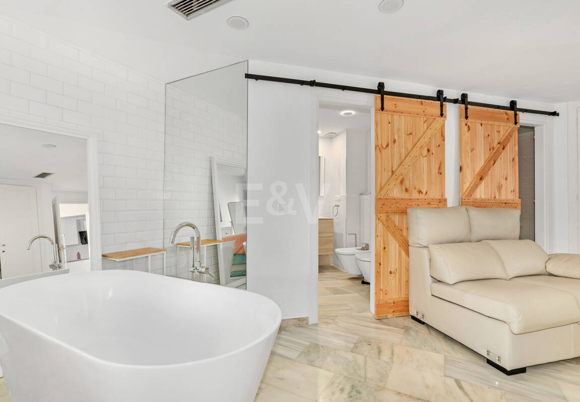 Wohnung in erster Strandlinie mit tropischen Gärten und direktem Zugang zum Meer