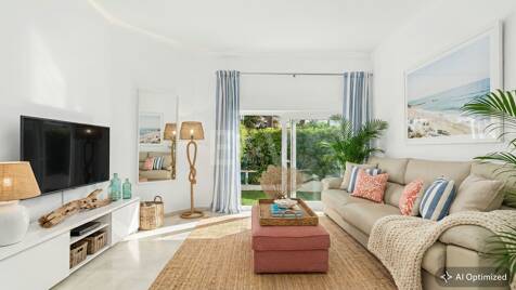 Beachfront Apartment with Tropical Gardens and Direct Sea Access