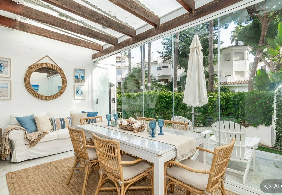 Wohnung in erster Strandlinie mit tropischen Gärten und direktem Zugang zum Meer