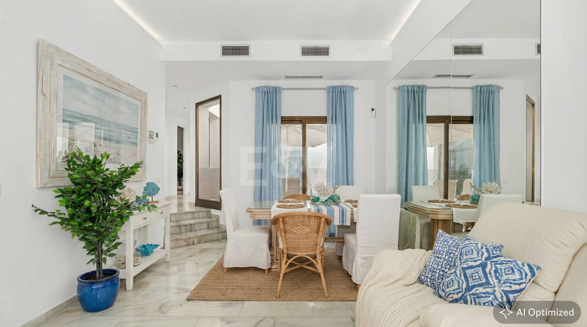 Wohnung in erster Strandlinie mit tropischen Gärten und direktem Zugang zum Meer