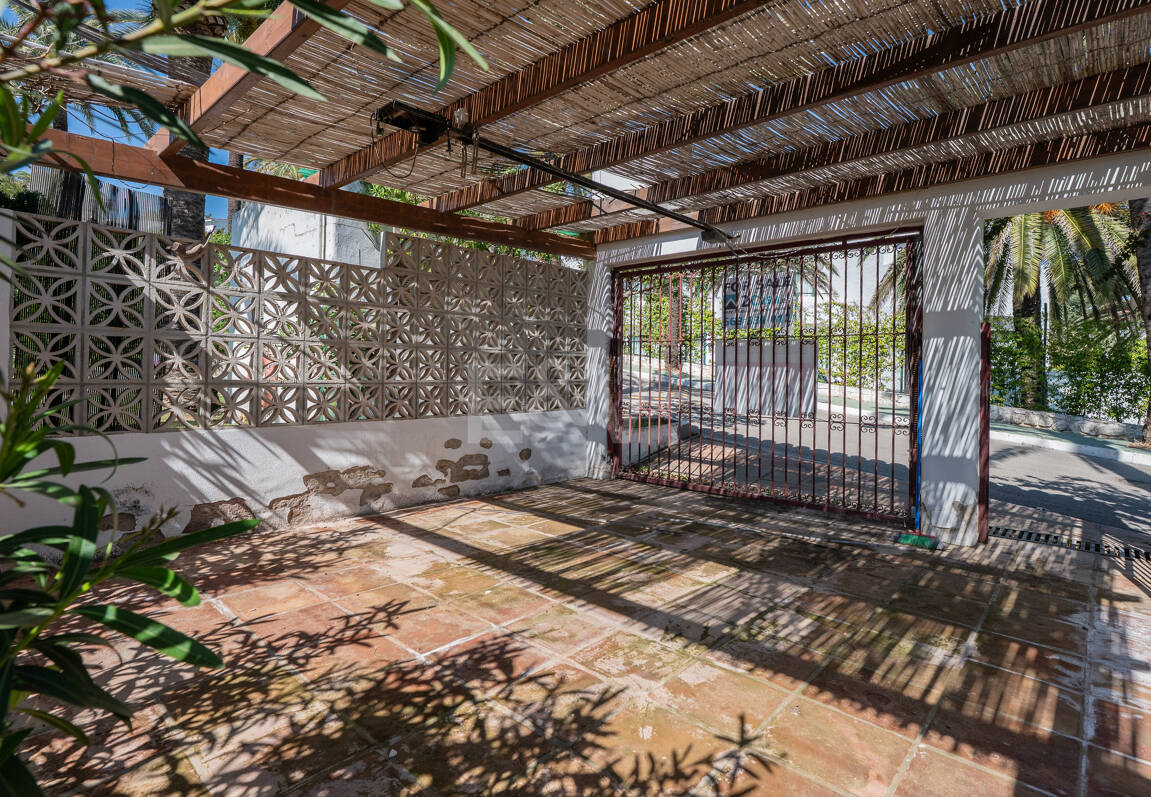 Beachside Bungalow in Los Monteros with Approved Licence for a New Luxury Villa
