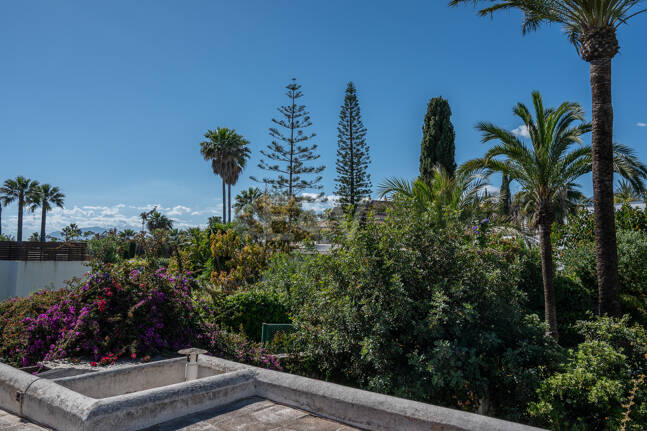 Beachside Bungalow in Los Monteros with Approved Licence for a New Luxury Villa