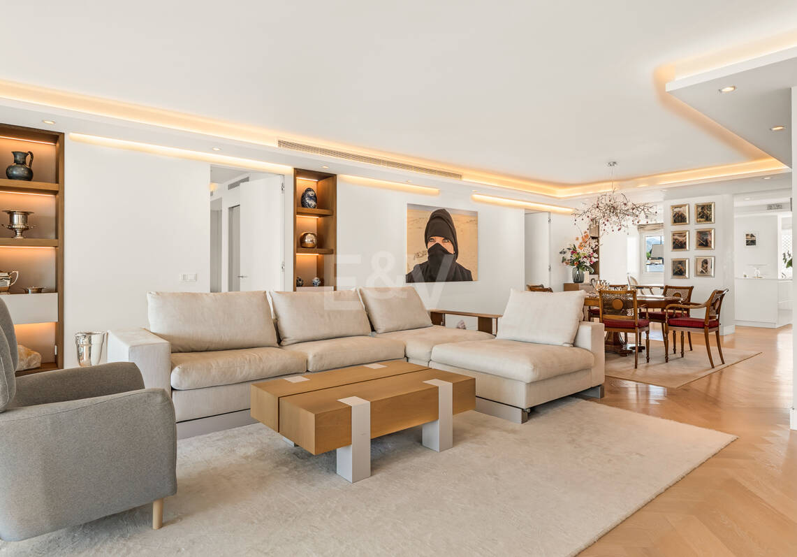 Spacious Duplex Penthouse in Don Gonzalo with Private Plunge Pool