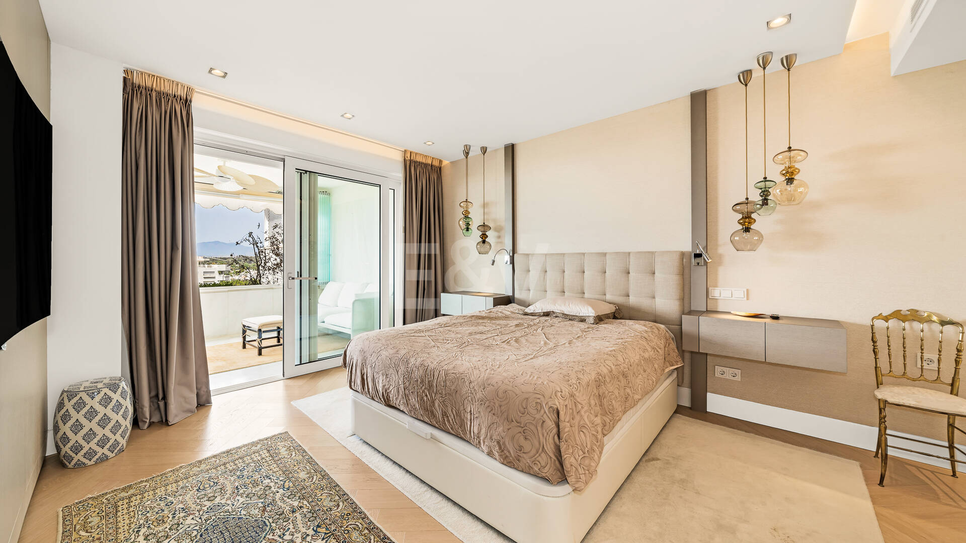 Spacious Duplex Penthouse in Don Gonzalo with Private Plunge Pool