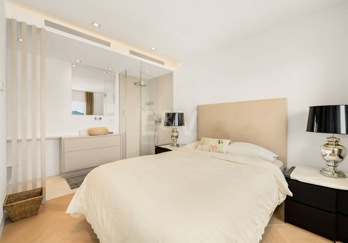 Spacious Duplex Penthouse in Don Gonzalo with Private Plunge Pool