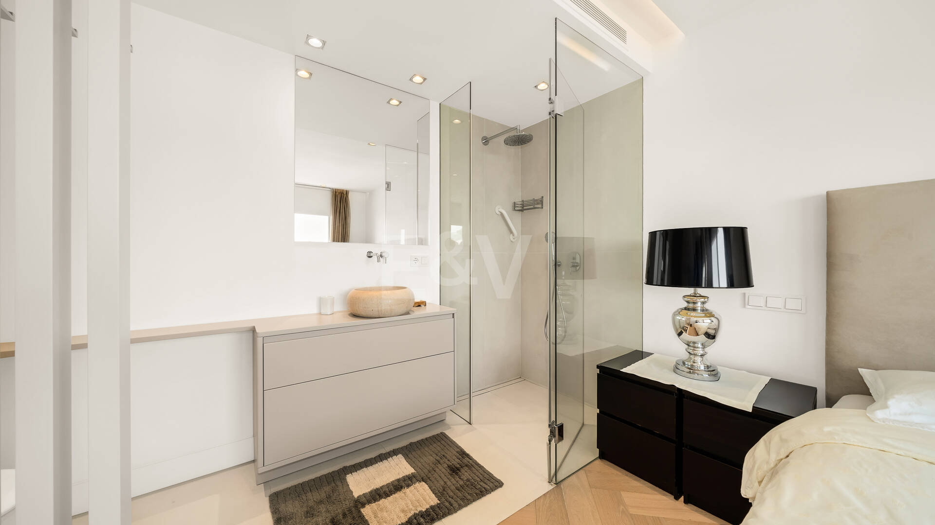 Spacious Duplex Penthouse in Don Gonzalo with Private Plunge Pool