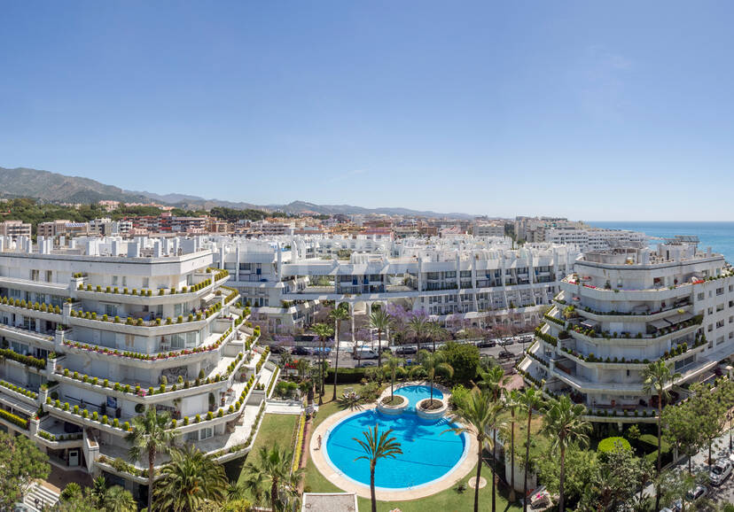 Spacious Duplex Penthouse in Don Gonzalo with Private Plunge Pool