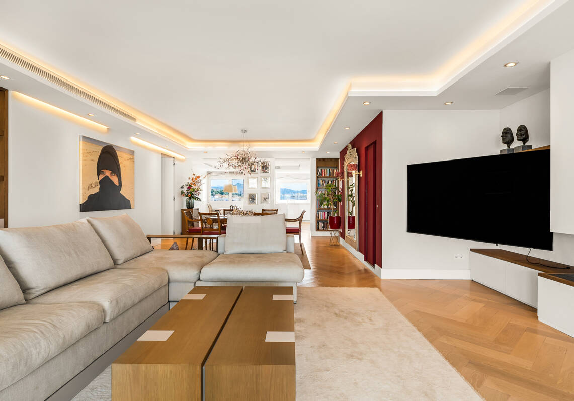 Spacious Duplex Penthouse in Don Gonzalo with Private Plunge Pool