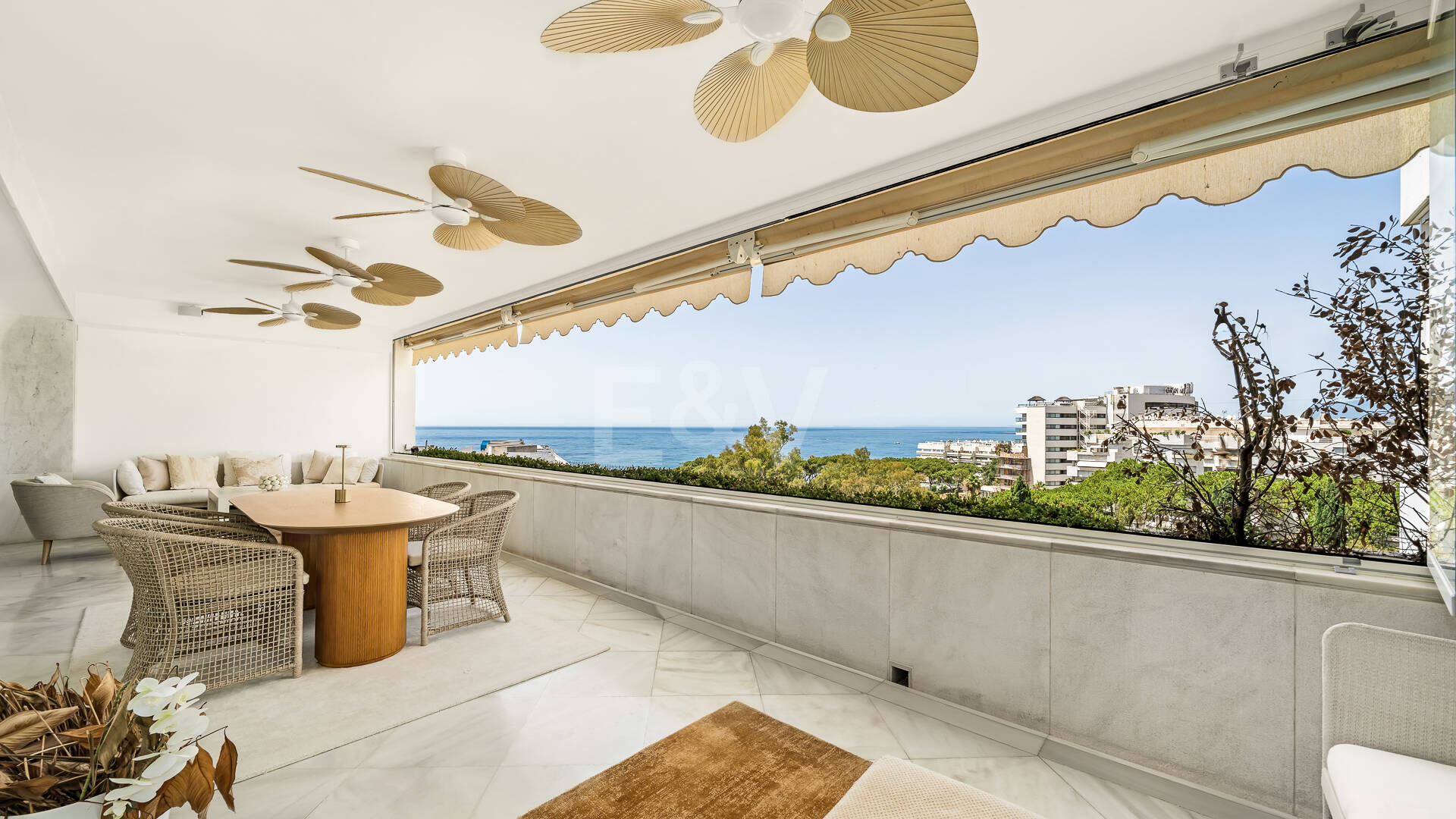 Spacious Duplex Penthouse in Don Gonzalo with Private Plunge Pool