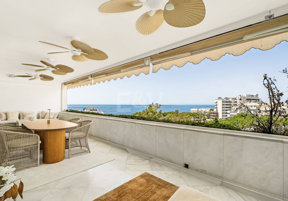 Spacious Duplex Penthouse in Don Gonzalo with Private Plunge Pool