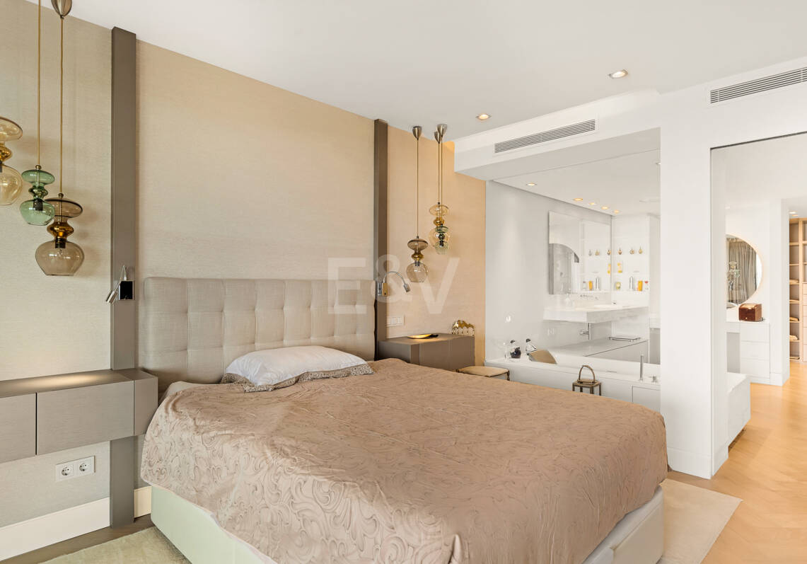 Spacious Duplex Penthouse in Don Gonzalo with Private Plunge Pool
