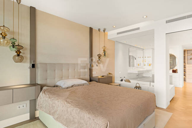 Spacious Duplex Penthouse in Don Gonzalo with Private Plunge Pool