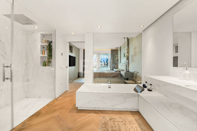 Spacious Duplex Penthouse in Don Gonzalo with Private Plunge Pool