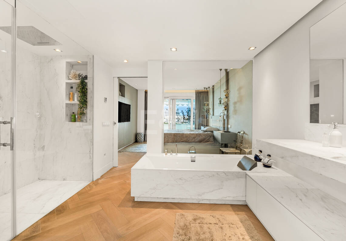 Spacious Duplex Penthouse in Don Gonzalo with Private Plunge Pool