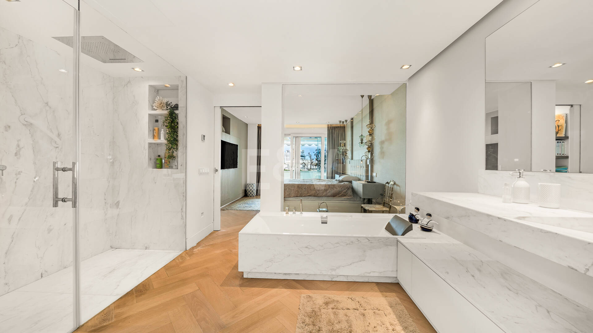 Spacious Duplex Penthouse in Don Gonzalo with Private Plunge Pool