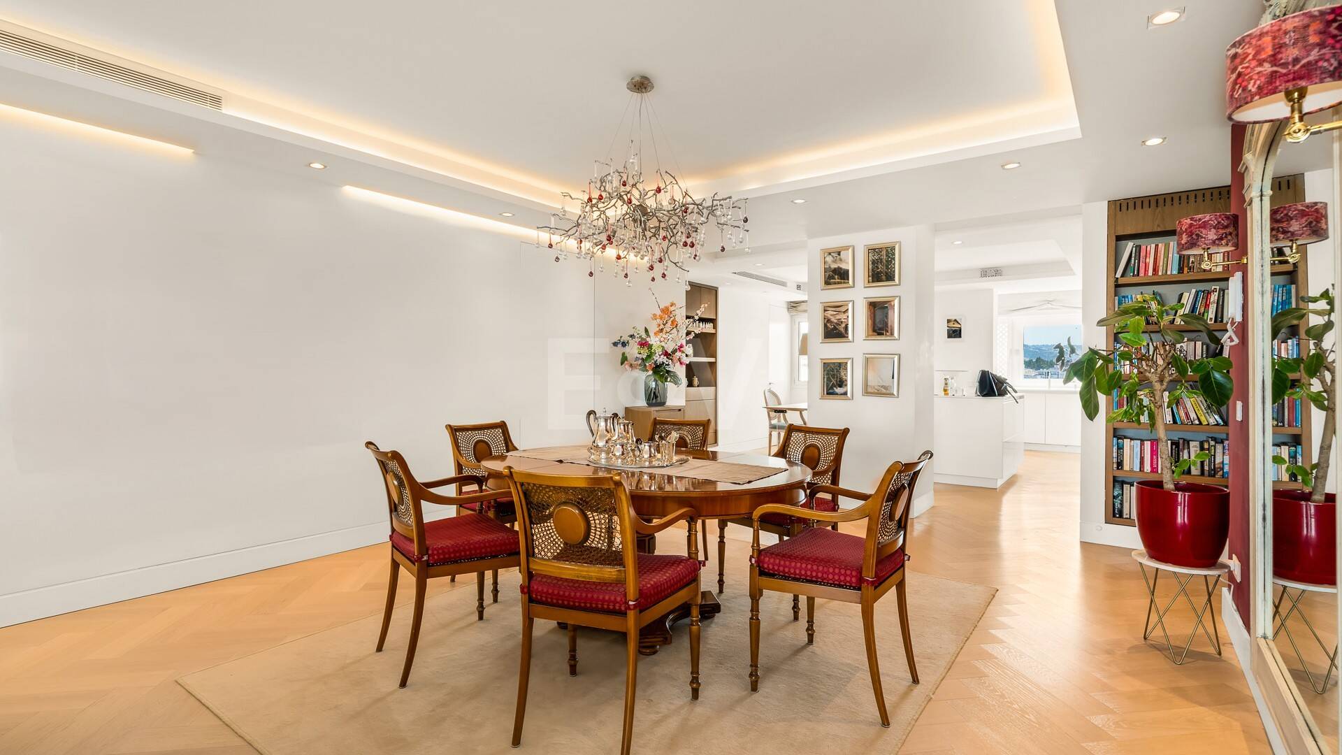 Przestronny apartament Duplex w Don Gonzalo z prywatnym basenem Plunge