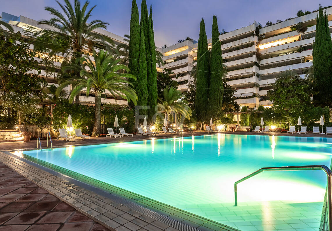 Spacious Duplex Penthouse in Don Gonzalo with Private Plunge Pool