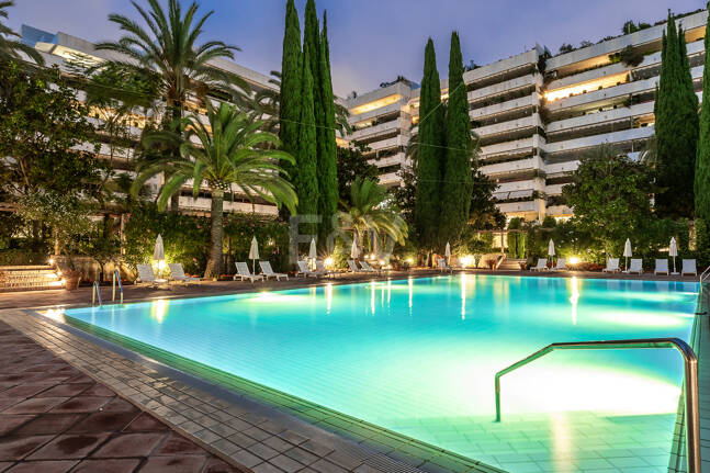Spacious Duplex Penthouse in Don Gonzalo with Private Plunge Pool